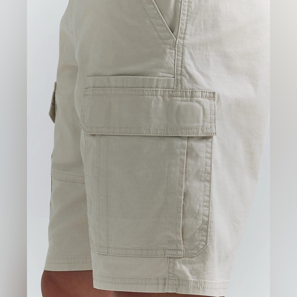 Men’s Wrangler Authentics Stretch Cargo Short Size 42 - Picture 7 of 9